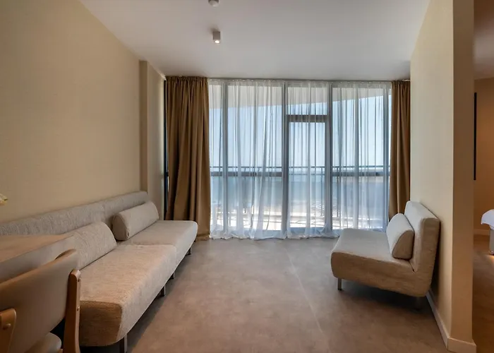 מלון Zenith סאני ביץ'