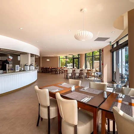 Zenith Hotel 4*