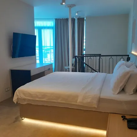 Zenith Hotel
