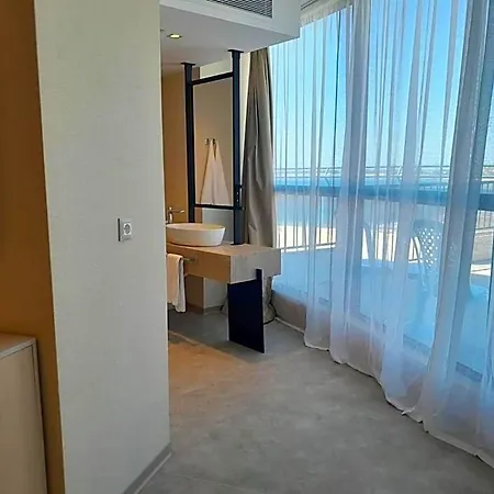 Zenith Sluneční pobřeží